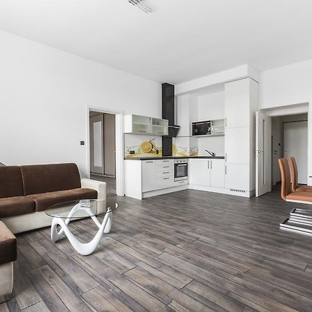 Apartsee Halkova Plzen Exterior photo