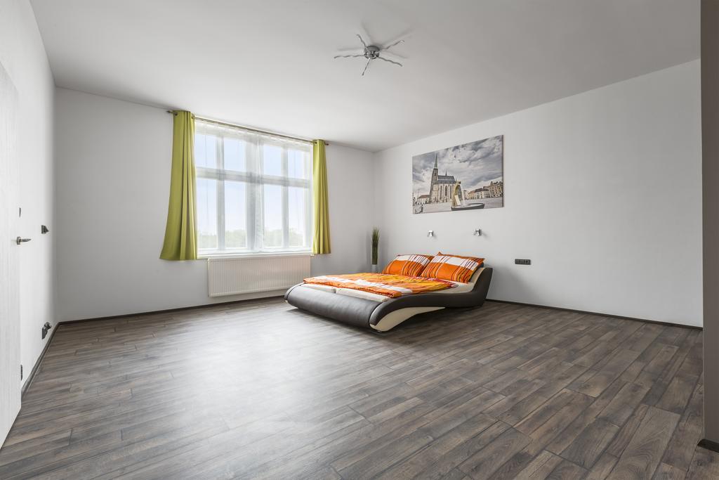 Apartsee Halkova Plzen Exterior photo