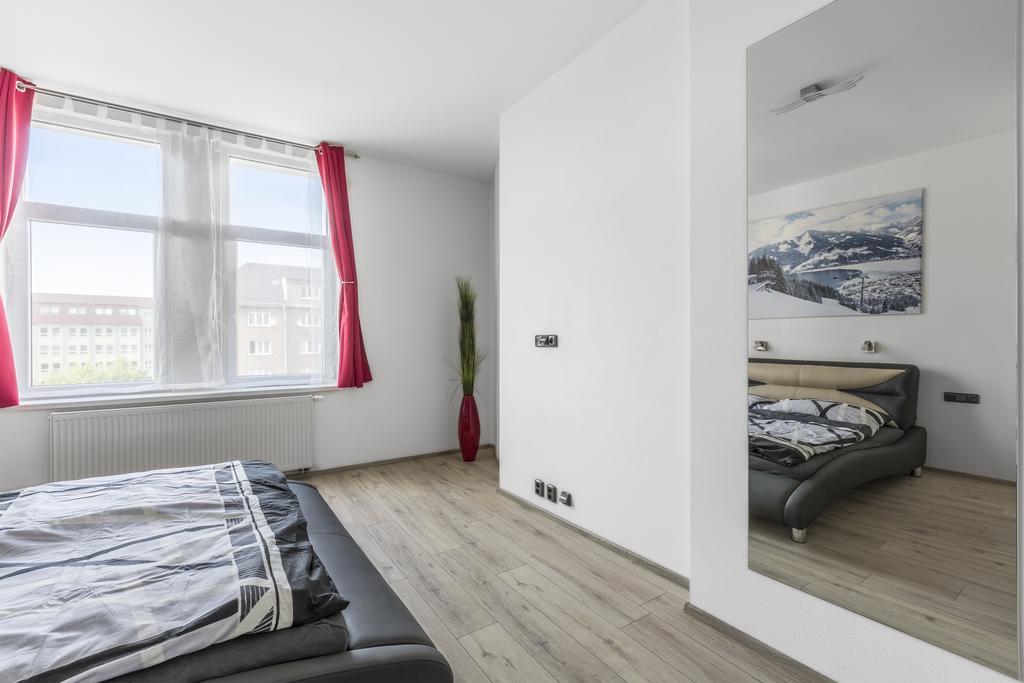 Apartsee Halkova Plzen Exterior photo