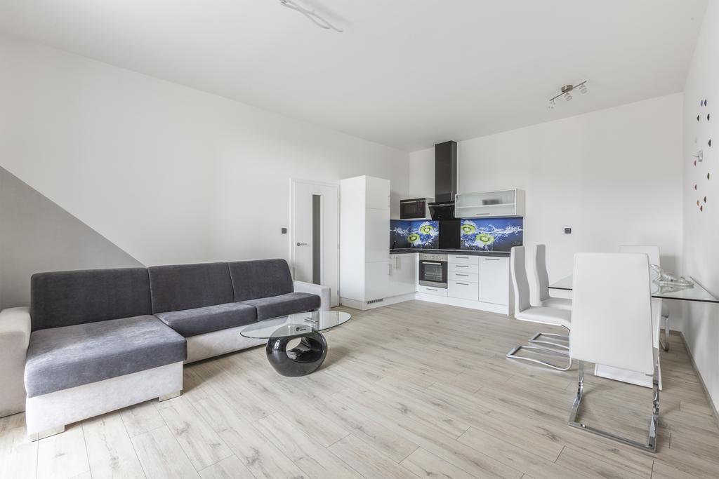 Apartsee Halkova Plzen Exterior photo